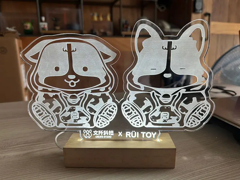 雕刻區域呈霧白質感、切割邊緣平整